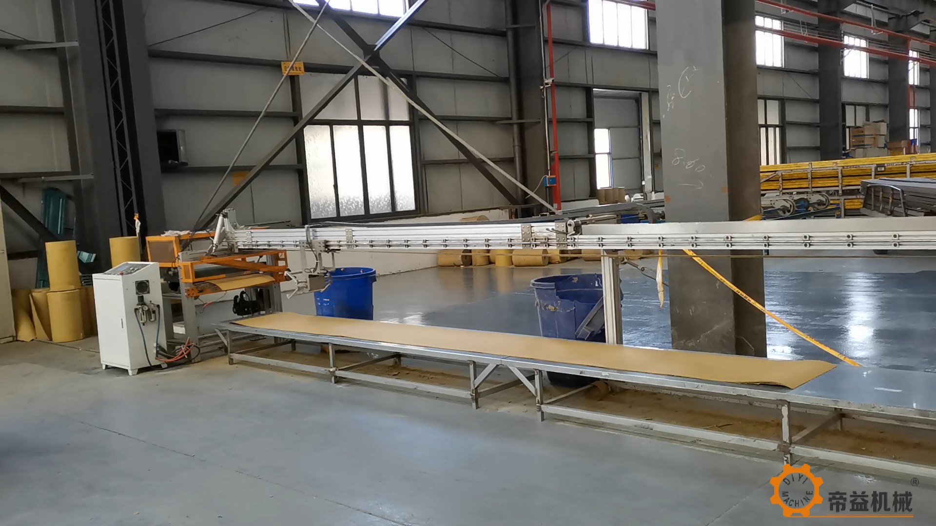 自动拉纸切纸机2